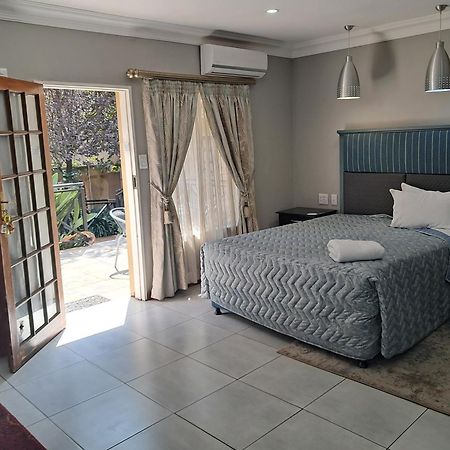Constantia Manor Guest House Pretoria Exterior photo