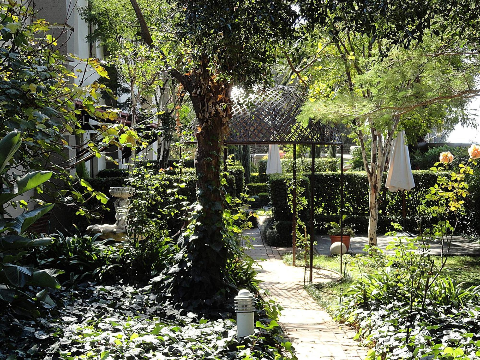 Constantia Manor Guest House Pretoria Exterior photo