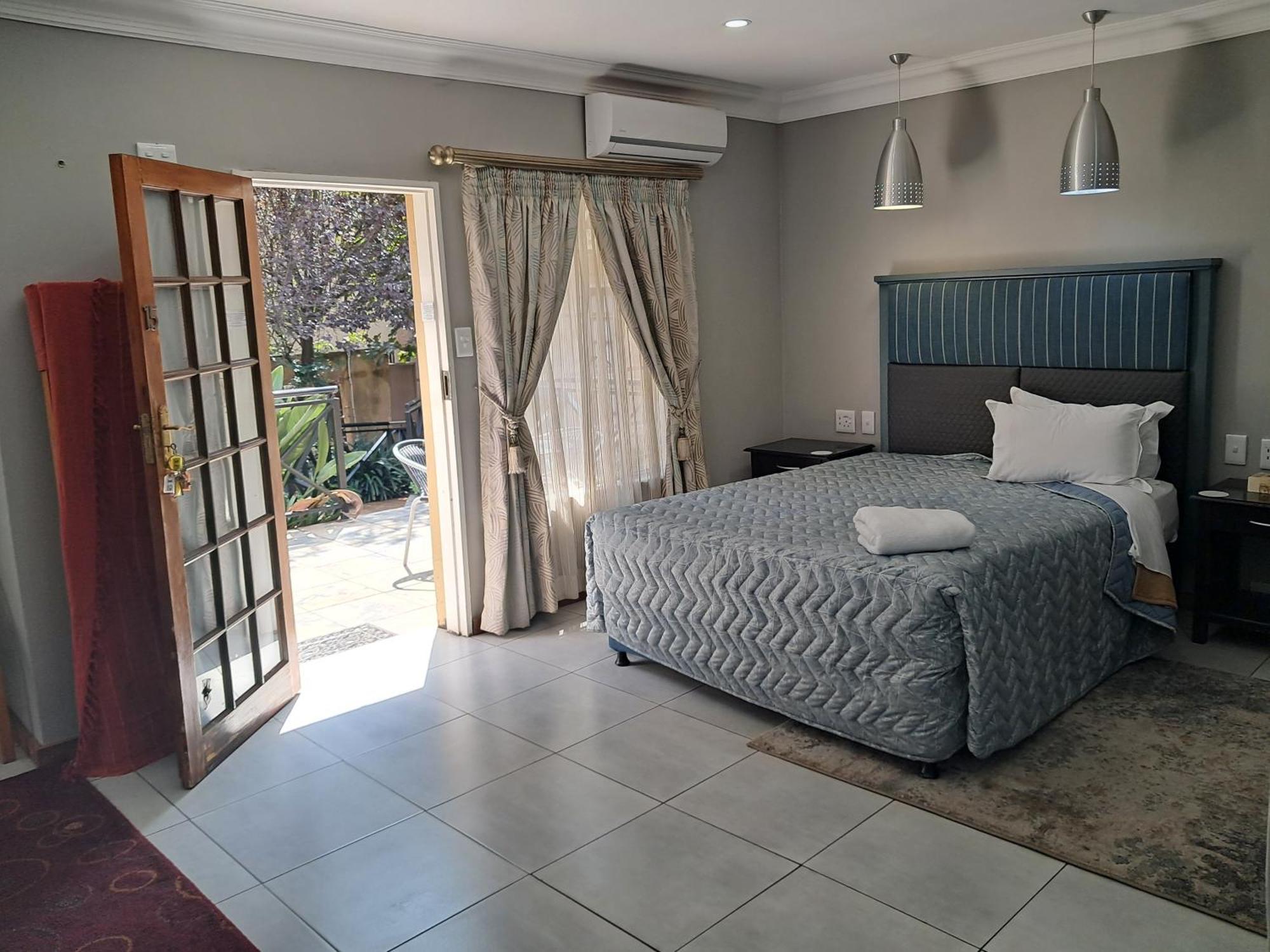 Constantia Manor Guest House Pretoria Exterior photo