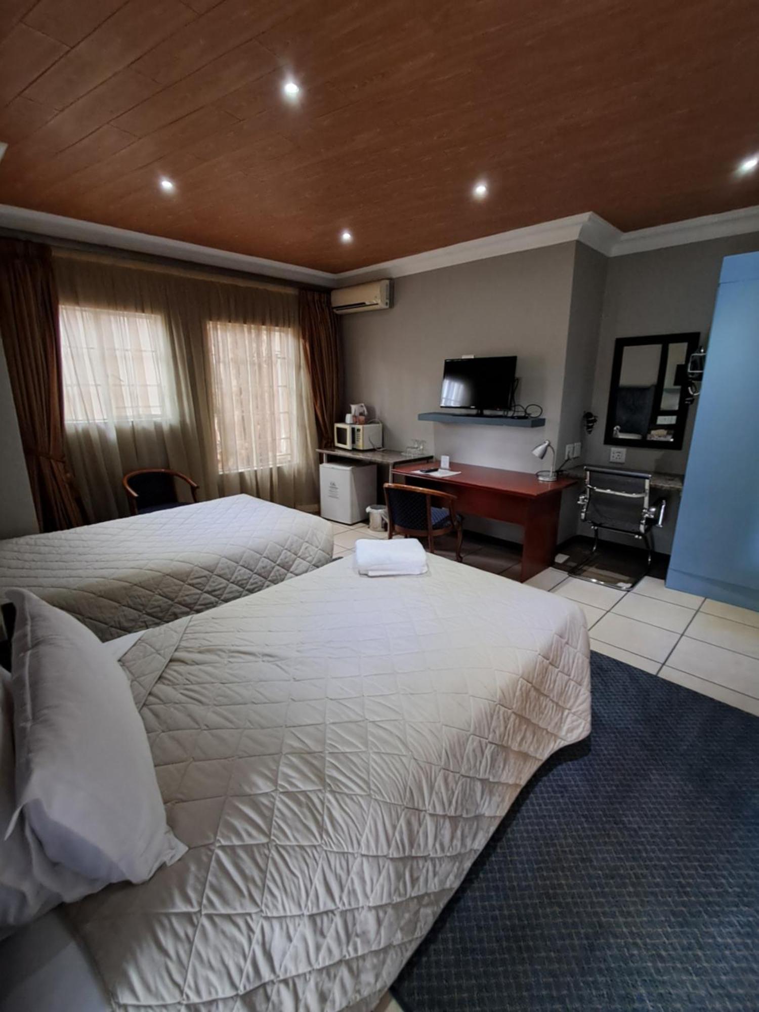 Constantia Manor Guest House Pretoria Exterior photo