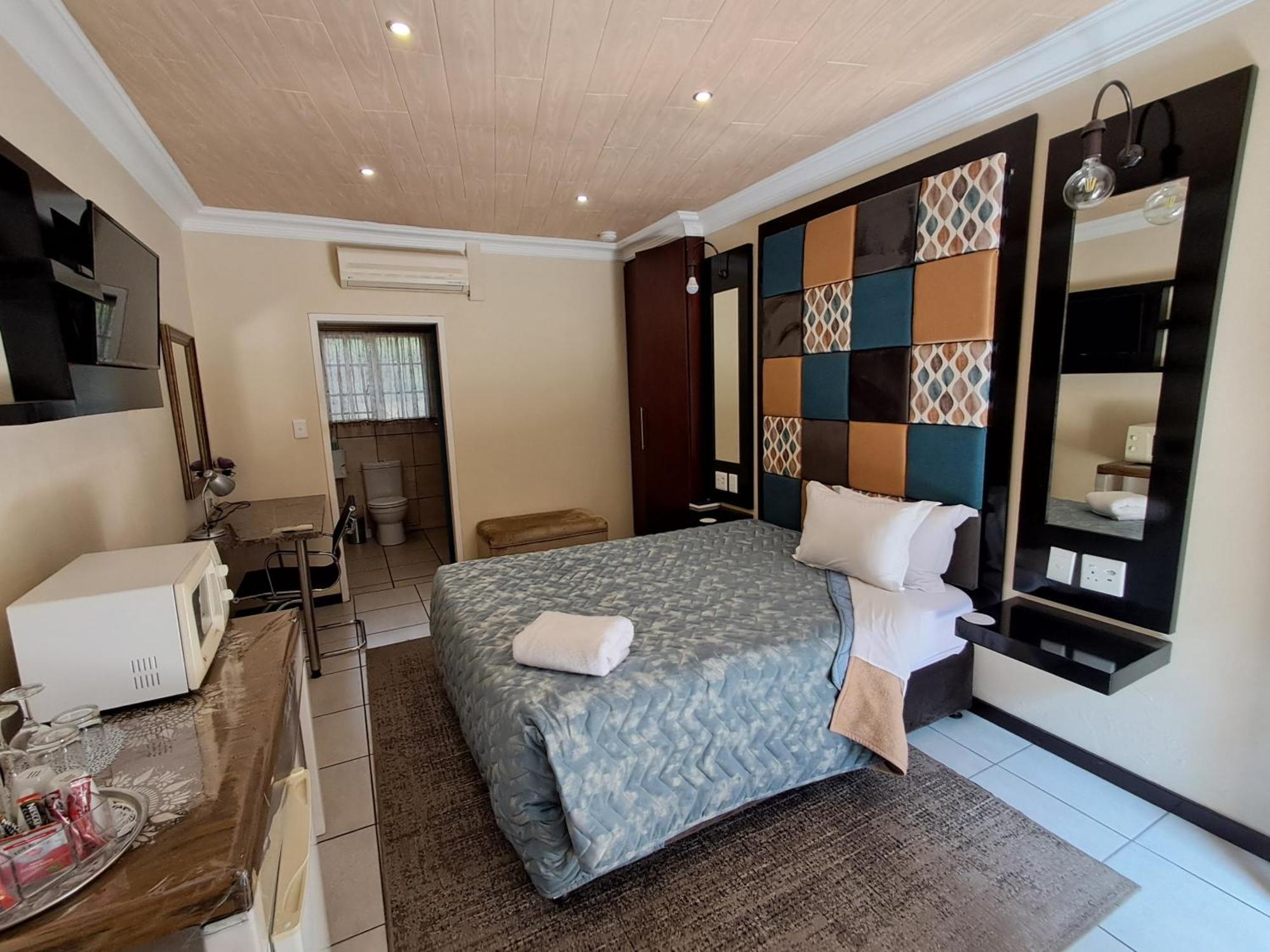Constantia Manor Guest House Pretoria Exterior photo