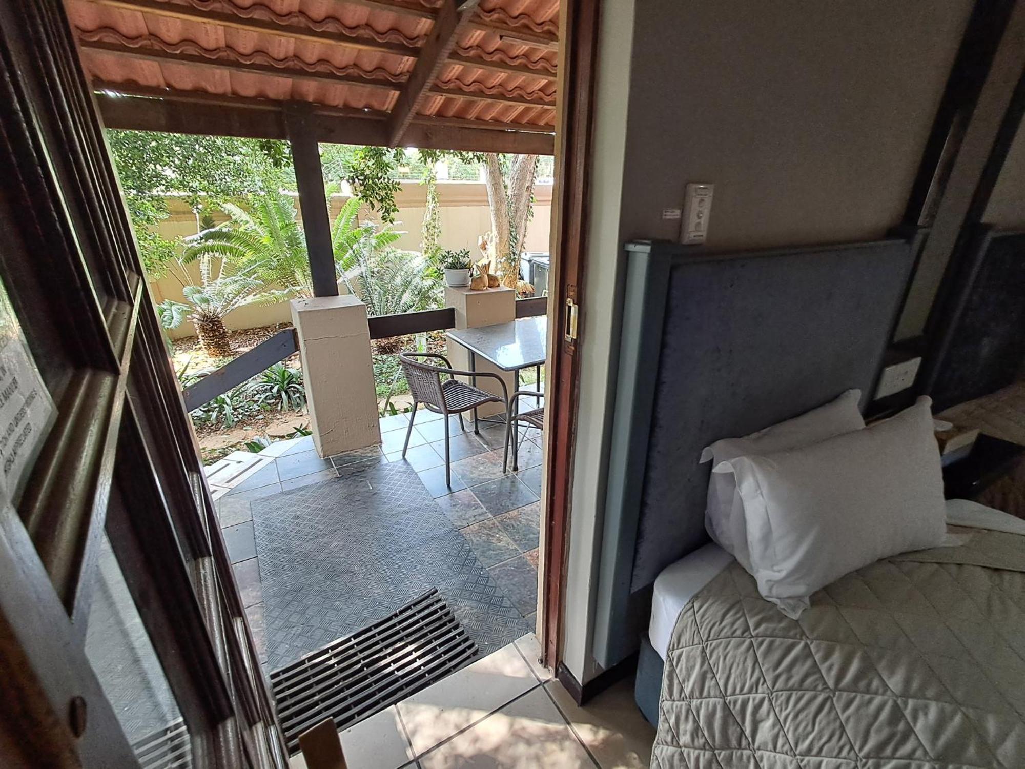 Constantia Manor Guest House Pretoria Exterior photo