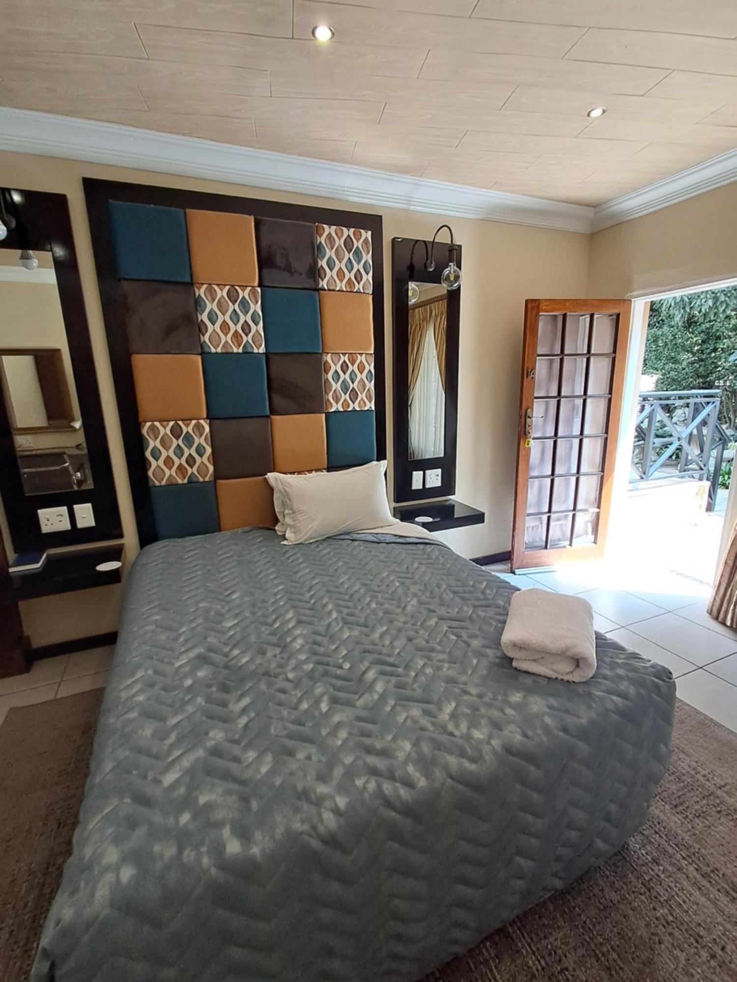 Constantia Manor Guest House Pretoria Exterior photo