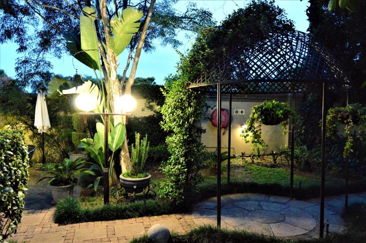 Constantia Manor Guest House Pretoria Exterior photo